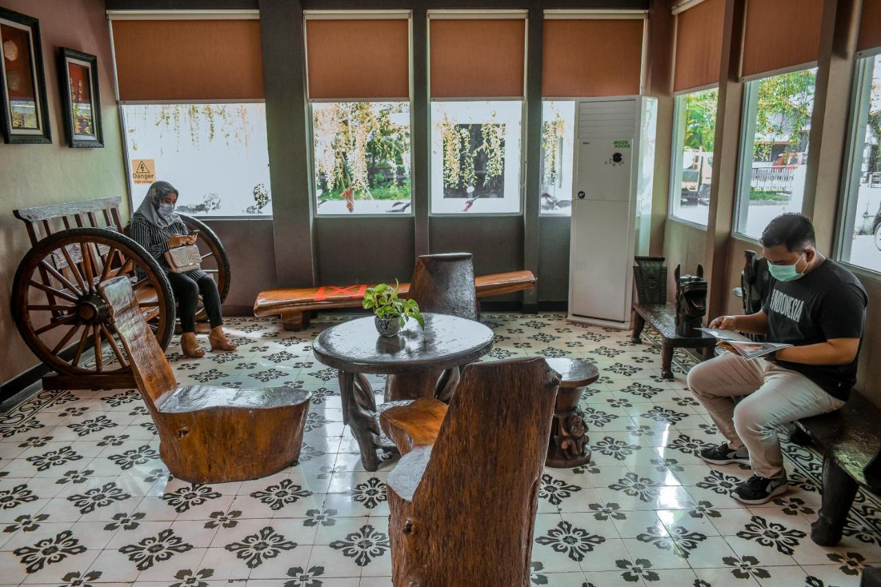 Oxville Hotel Padang Kültér fotó