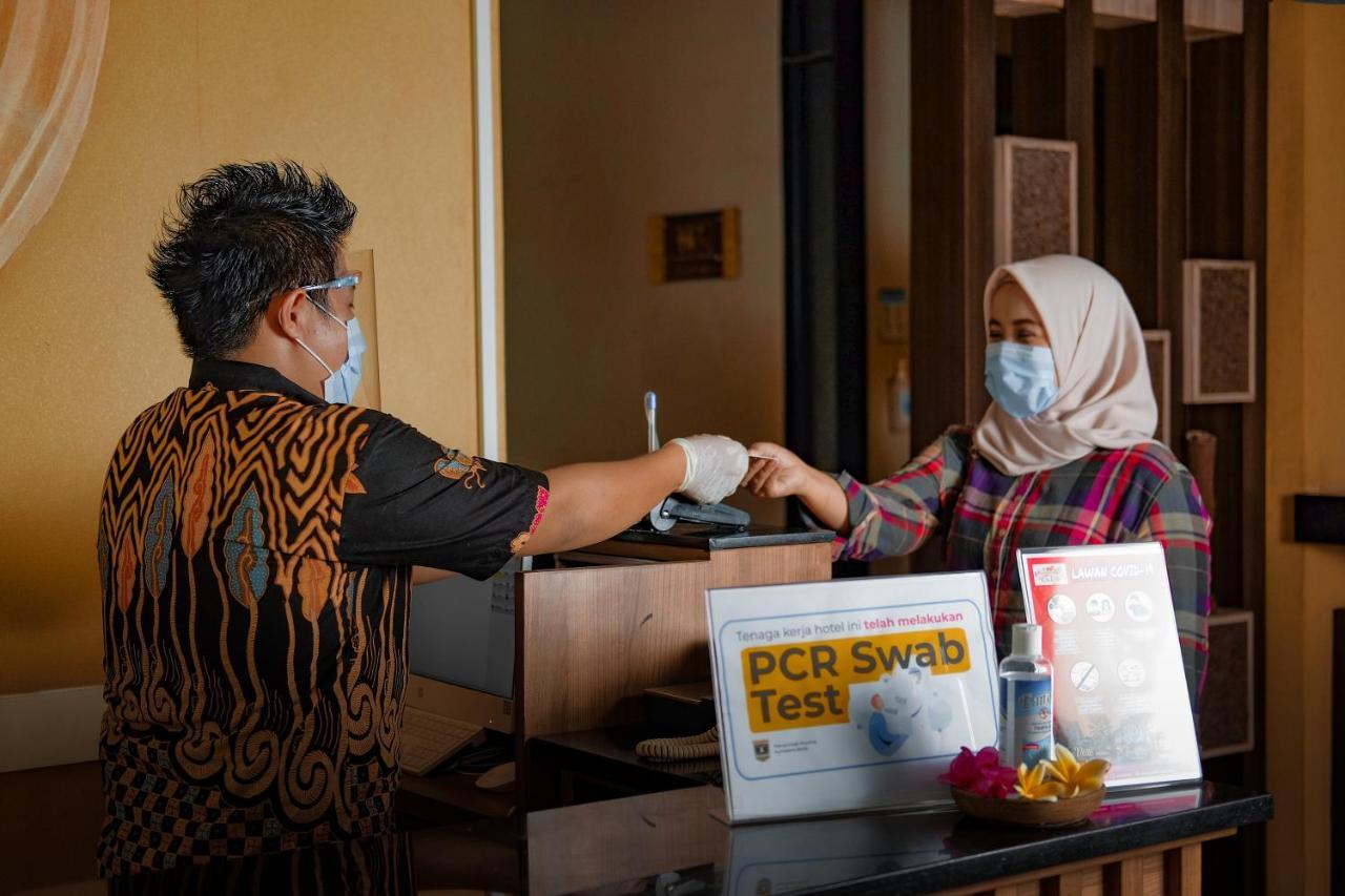 Oxville Hotel Padang Kültér fotó