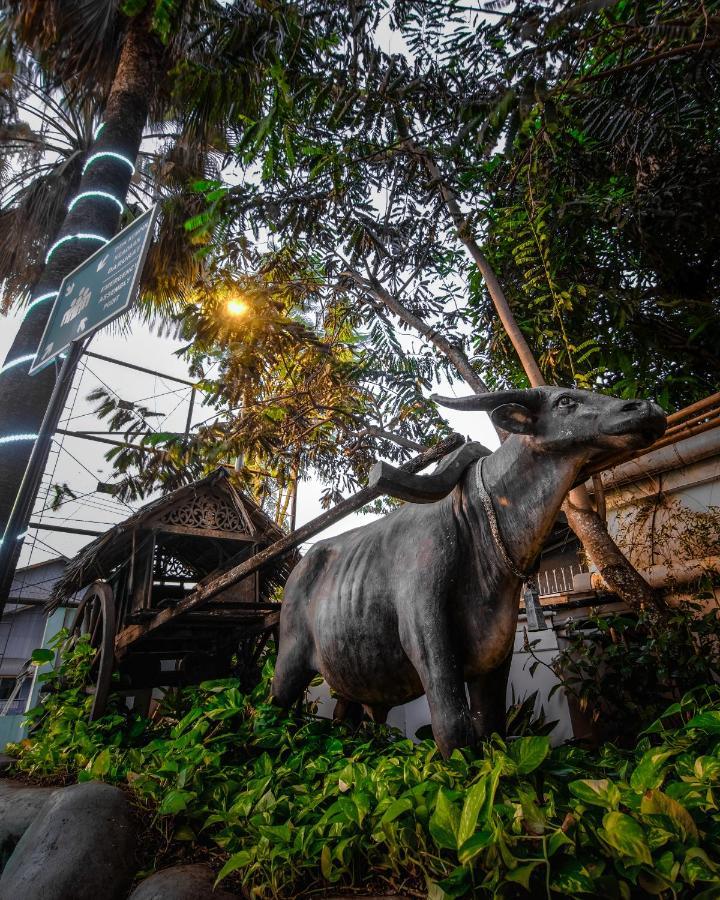 Oxville Hotel Padang Kültér fotó