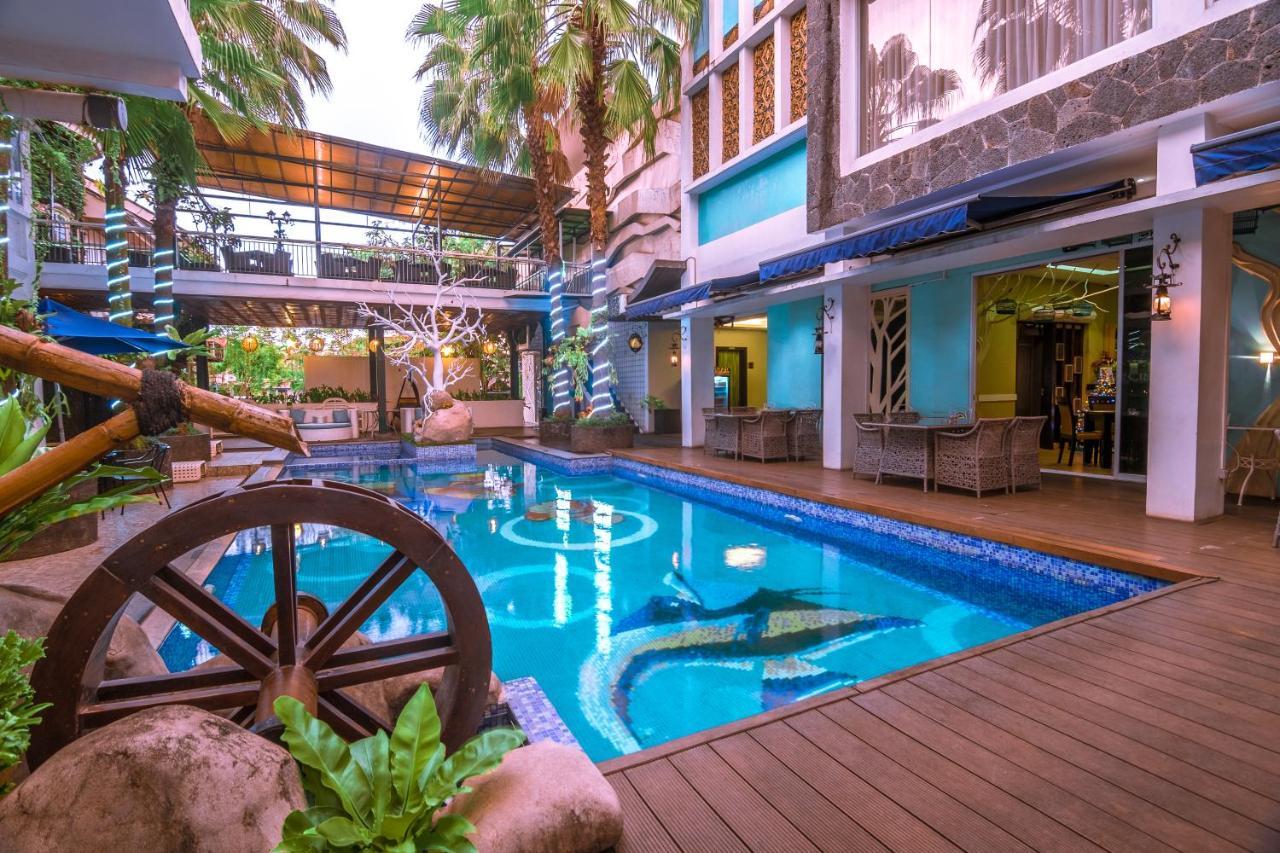 Oxville Hotel Padang Kültér fotó