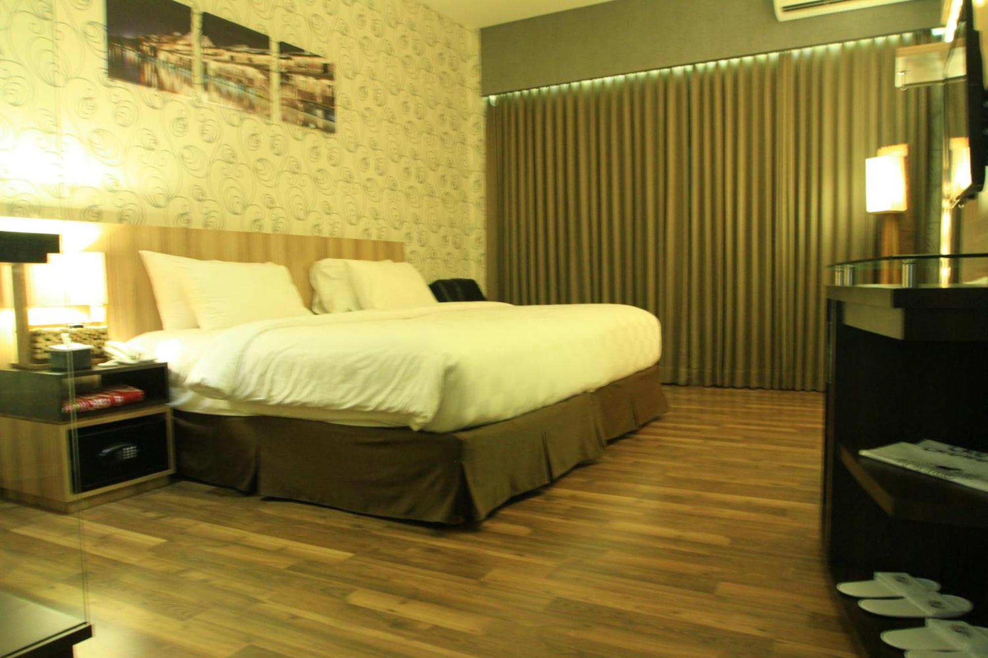 Oxville Hotel Padang Szoba fotó