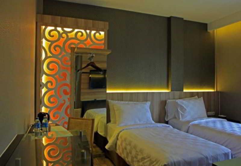 Oxville Hotel Padang Kültér fotó