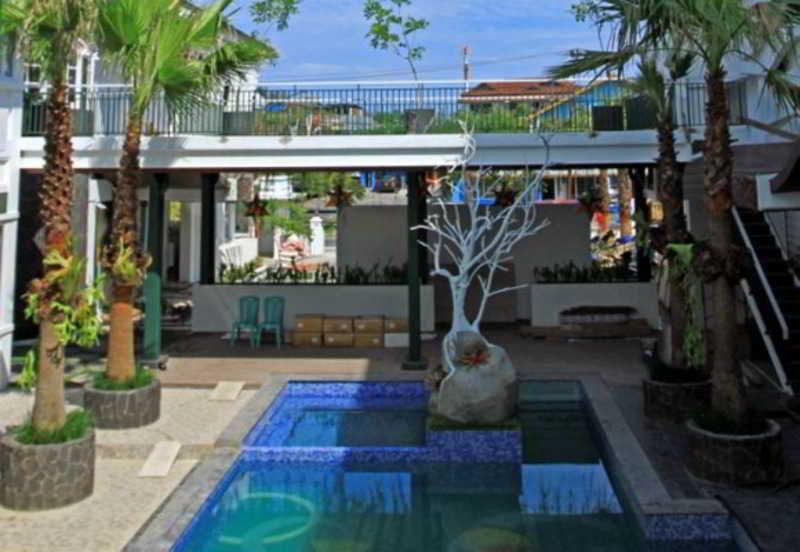 Oxville Hotel Padang Kültér fotó