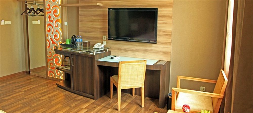Oxville Hotel Padang Kültér fotó