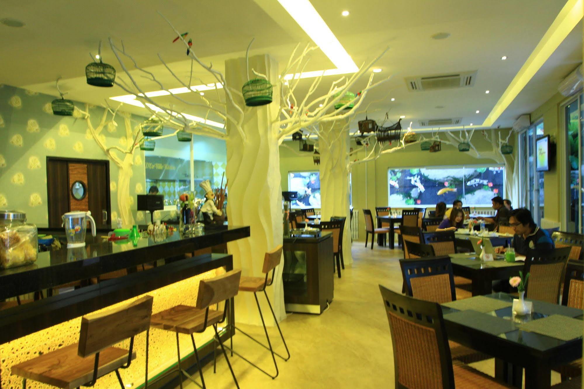 Oxville Hotel Padang Kültér fotó